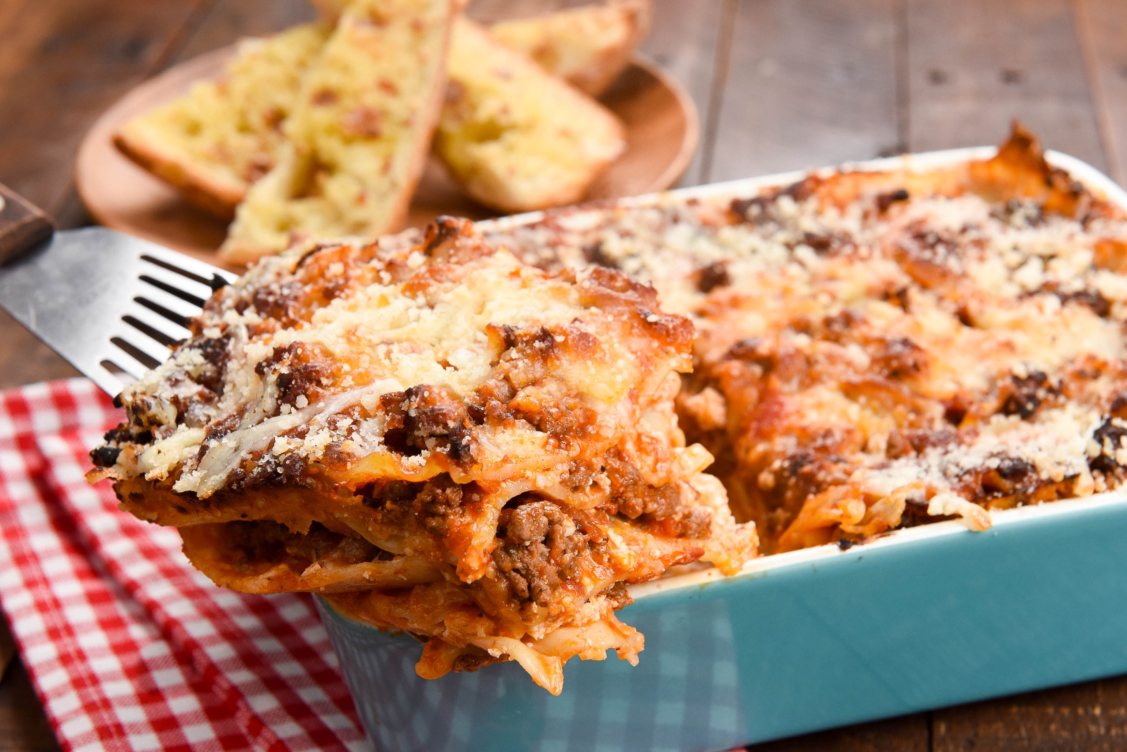 Family Meal: Classic Beef Lasagna with Roasted Garlic Bread Recipe